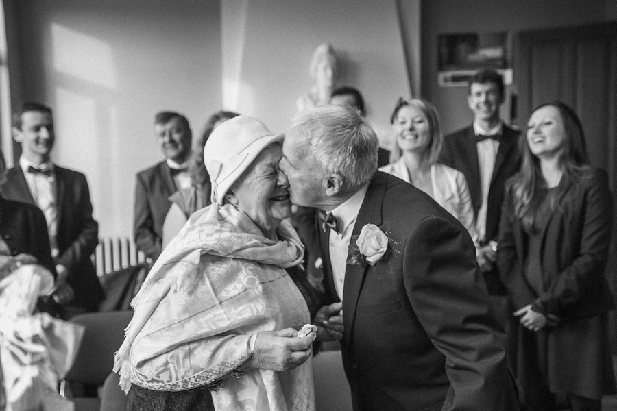émouvante noces de diamant, un couple d'octogénaire se remarie après 60 ans de mariage