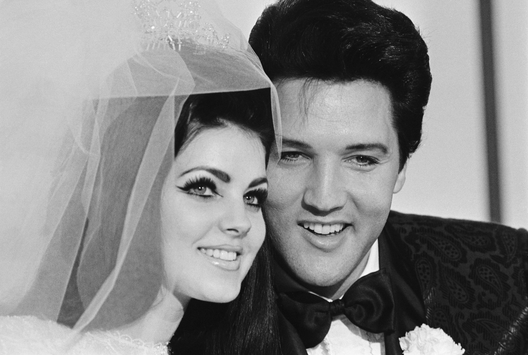 Elvis et Priscilla Presley le jour de leur mariage
